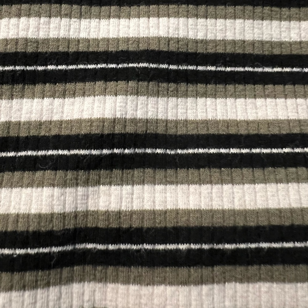 Striped Crop Top - Picture 3 of 3